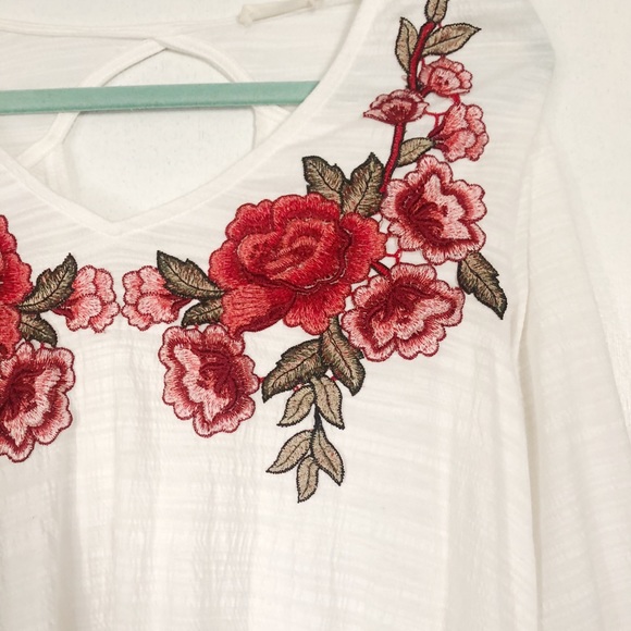 Embroidered top - Picture 2 of 3